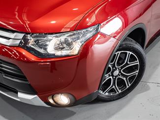 2015 Mitsubishi Outlander - Thumbnail