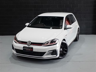 2017 Volkswagen GOLF - Thumbnail