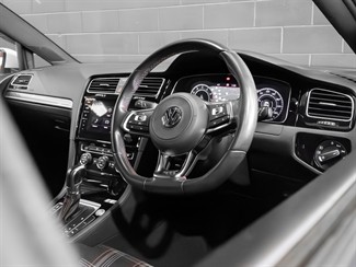 2017 Volkswagen GOLF - Thumbnail