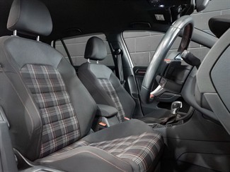 2017 Volkswagen GOLF - Thumbnail