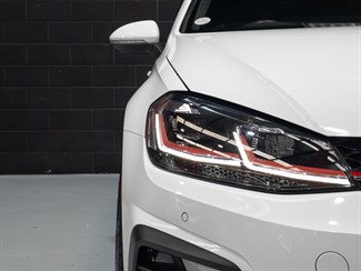 2017 Volkswagen GOLF - Thumbnail