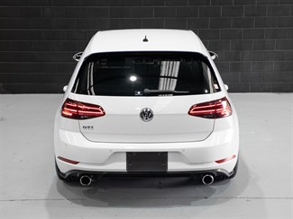 2017 Volkswagen GOLF - Thumbnail