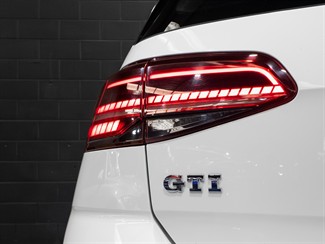 2017 Volkswagen GOLF - Thumbnail