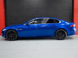 2017 Jaguar XF - Thumbnail