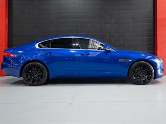 2017 Jaguar XF - Thumbnail