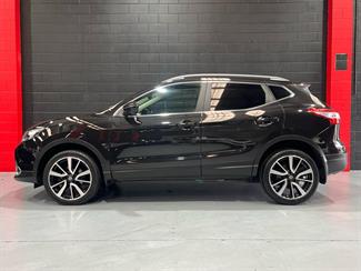 2017 Nissan Qashqai - Thumbnail
