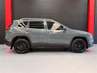 2016 Jeep Cherokee - Thumbnail
