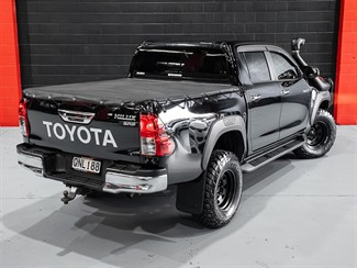 2017 TOYOTA Hilux - Thumbnail