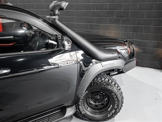 2017 TOYOTA Hilux - Thumbnail