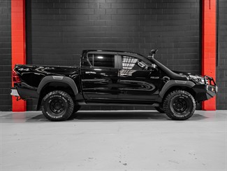 2017 TOYOTA Hilux - Thumbnail