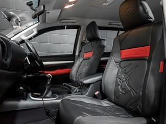 2017 TOYOTA Hilux - Thumbnail