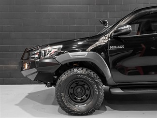 2017 TOYOTA Hilux - Thumbnail