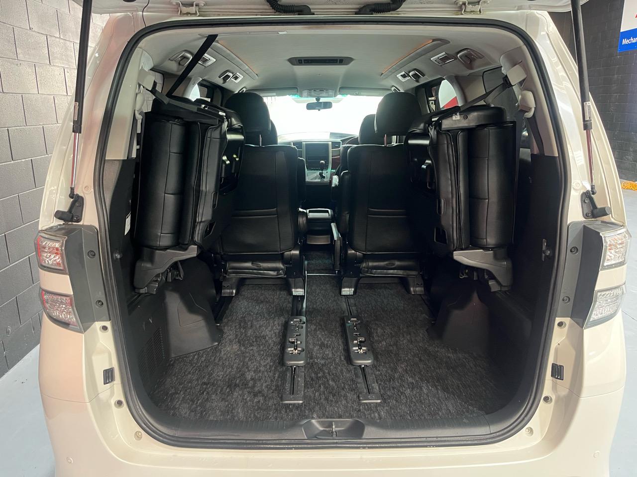 2010 TOYOTA Vellfire