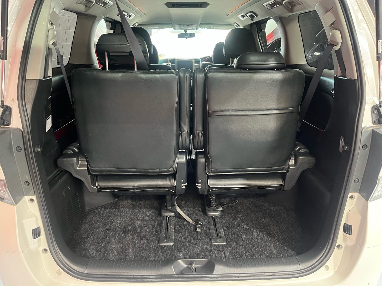 2010 TOYOTA Vellfire