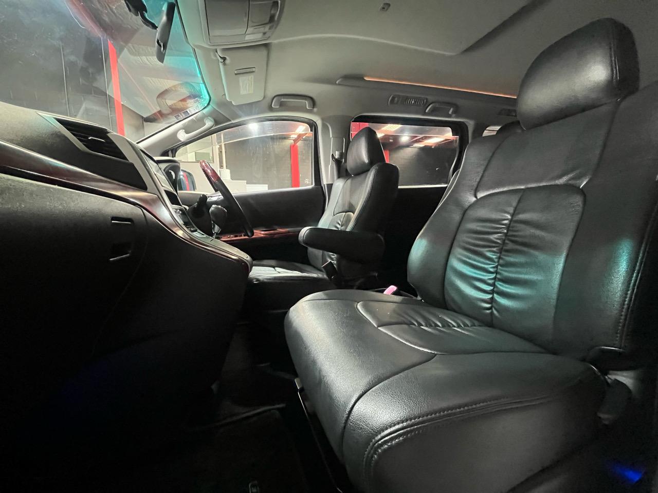 2010 TOYOTA Vellfire