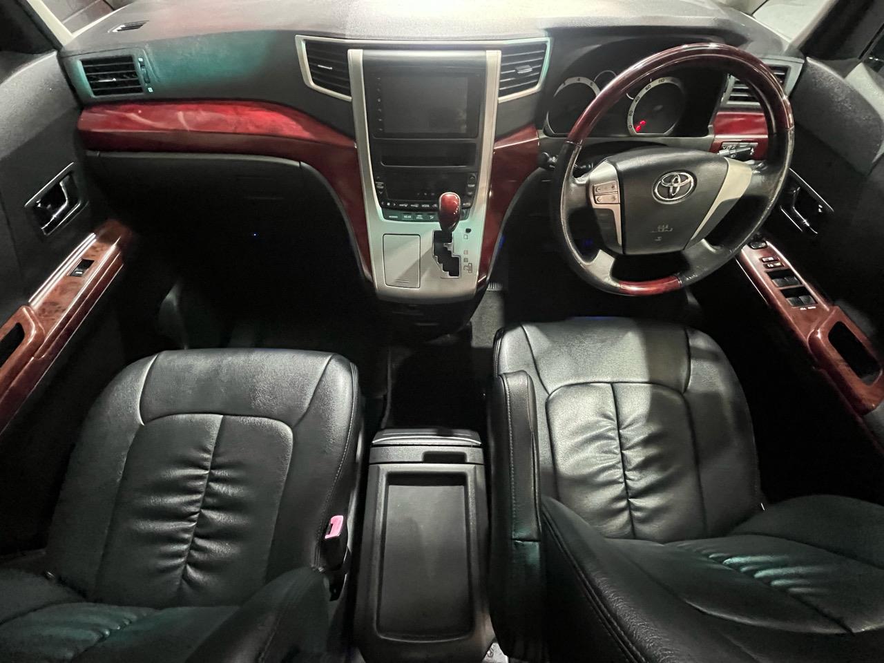 2010 TOYOTA Vellfire