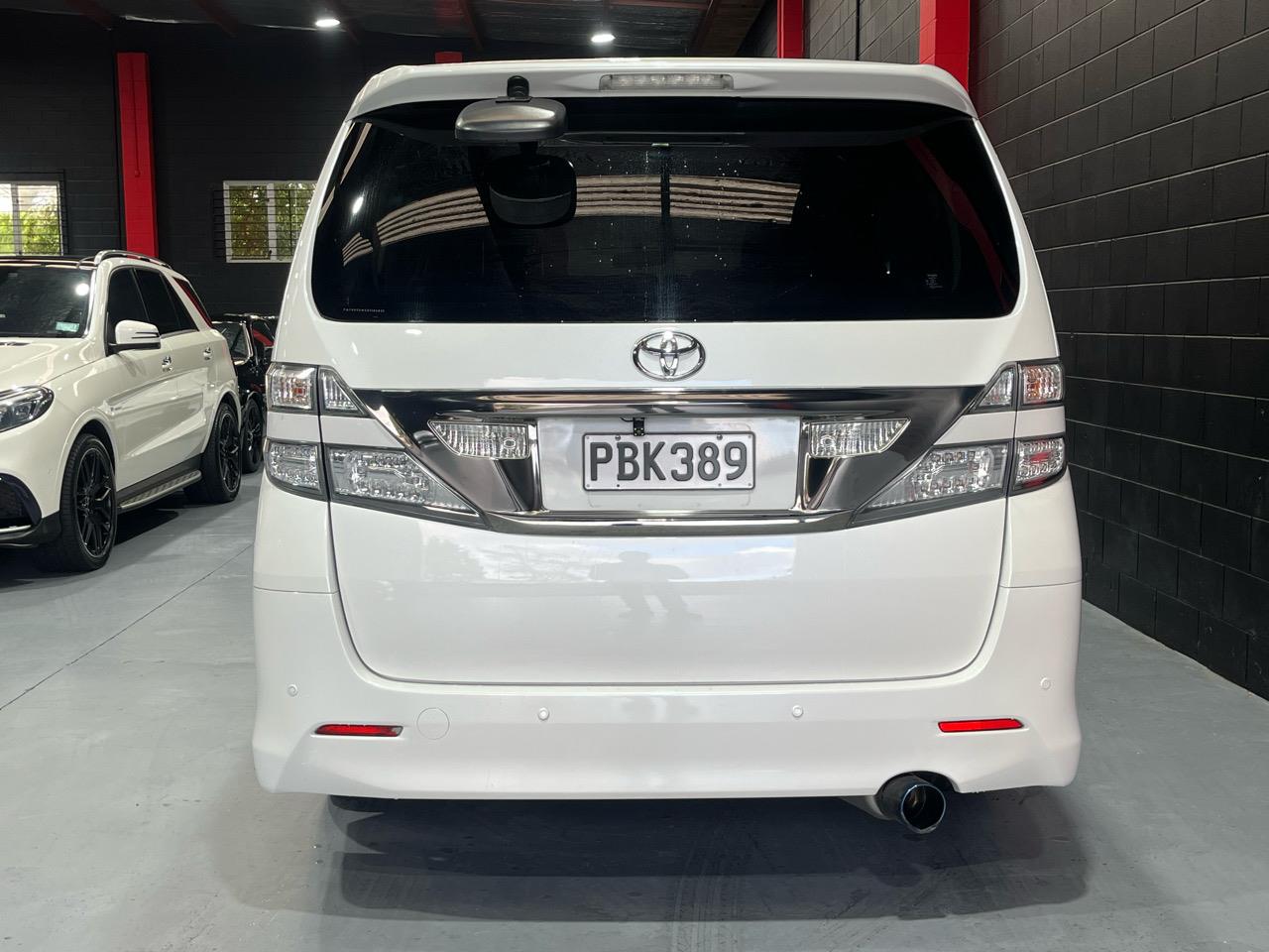 2010 TOYOTA Vellfire