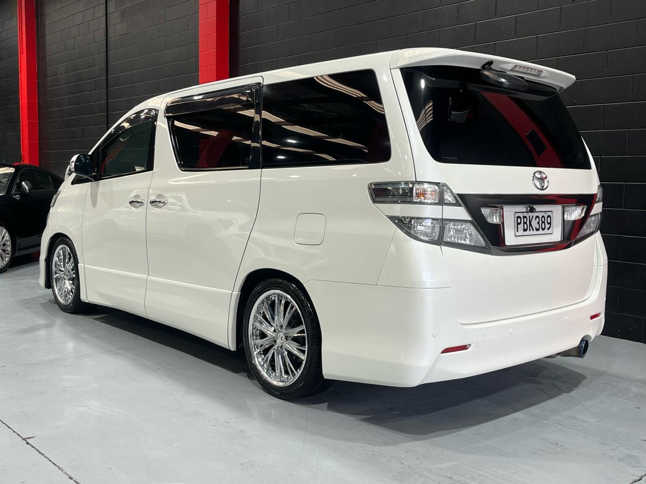 2010 TOYOTA Vellfire