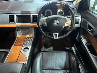 2009 Jaguar XF - Thumbnail
