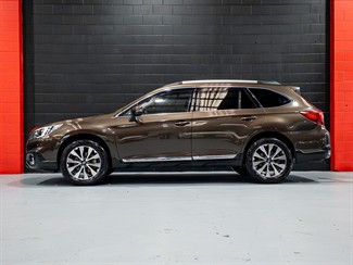 2017 Subaru Outback - Thumbnail