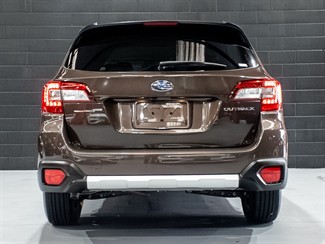 2017 Subaru Outback - Thumbnail