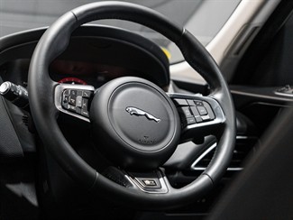 2017 Jaguar F-PACE - Thumbnail