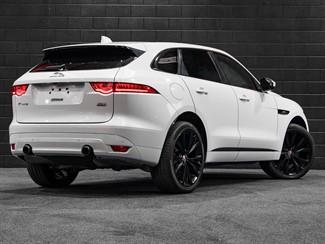 2017 Jaguar F-PACE - Thumbnail