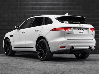 2017 Jaguar F-PACE - Thumbnail