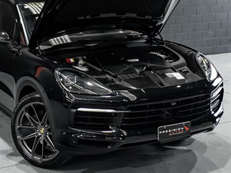 2020 Porsche Cayenne - Thumbnail