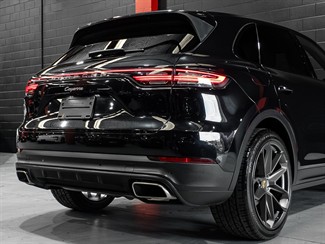 2020 Porsche Cayenne - Thumbnail
