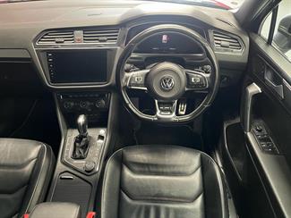 2018 Volkswagen Tiguan - Thumbnail