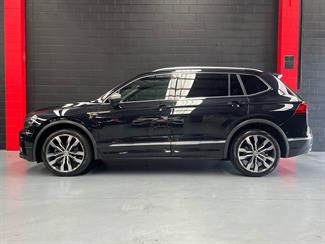 2018 Volkswagen Tiguan - Thumbnail