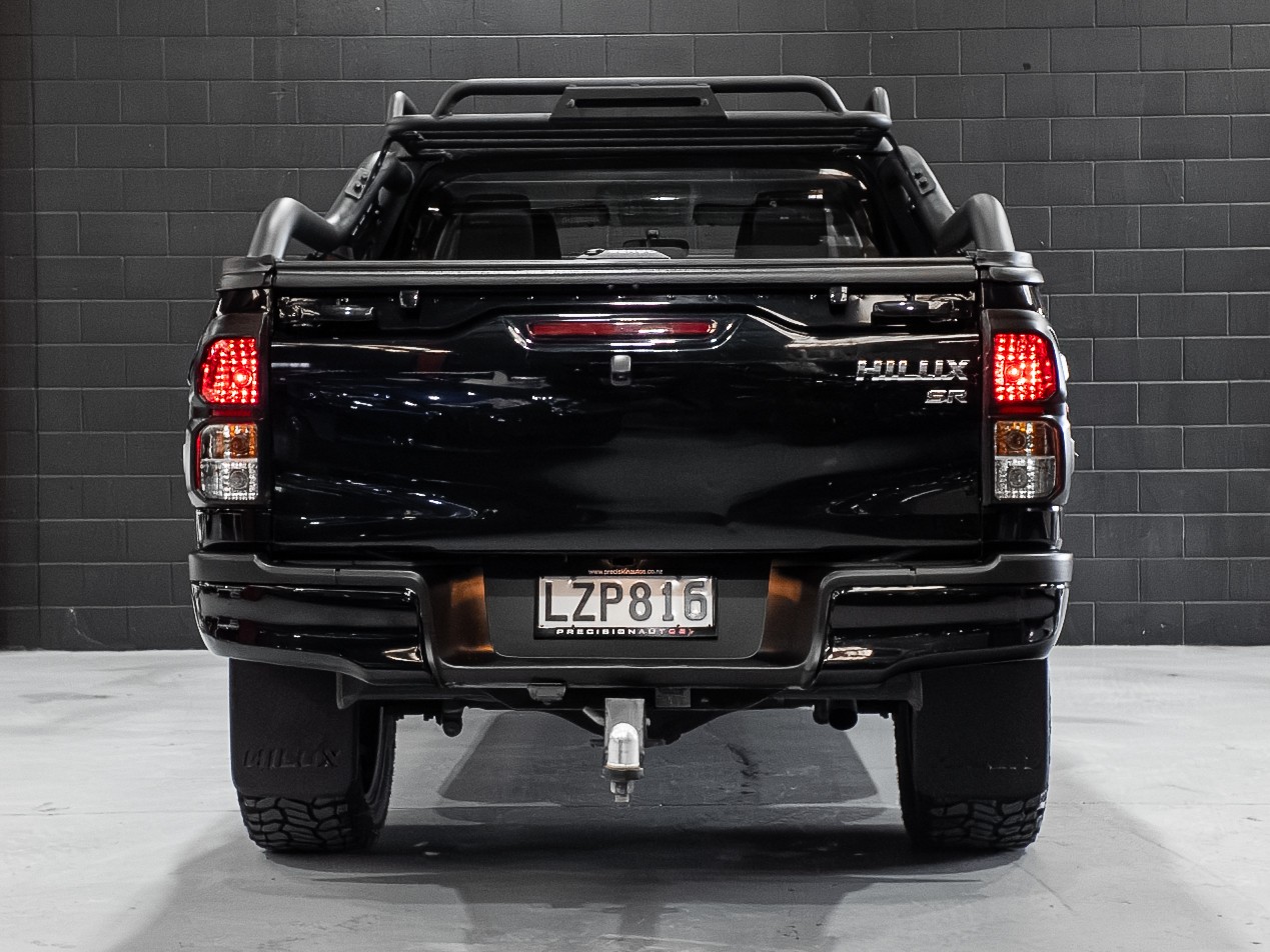 2019 TOYOTA Hilux