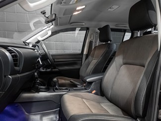 2019 TOYOTA Hilux - Thumbnail