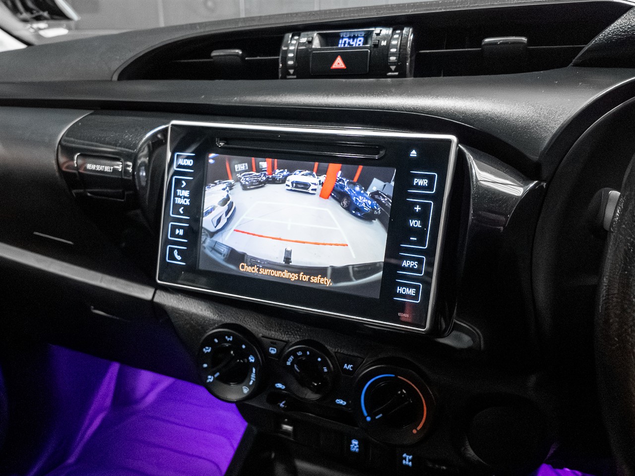2019 TOYOTA Hilux