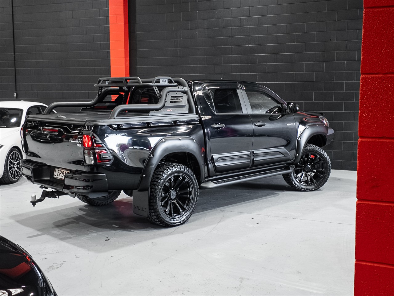 2019 TOYOTA Hilux