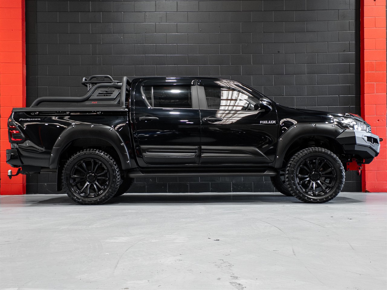 2019 TOYOTA Hilux