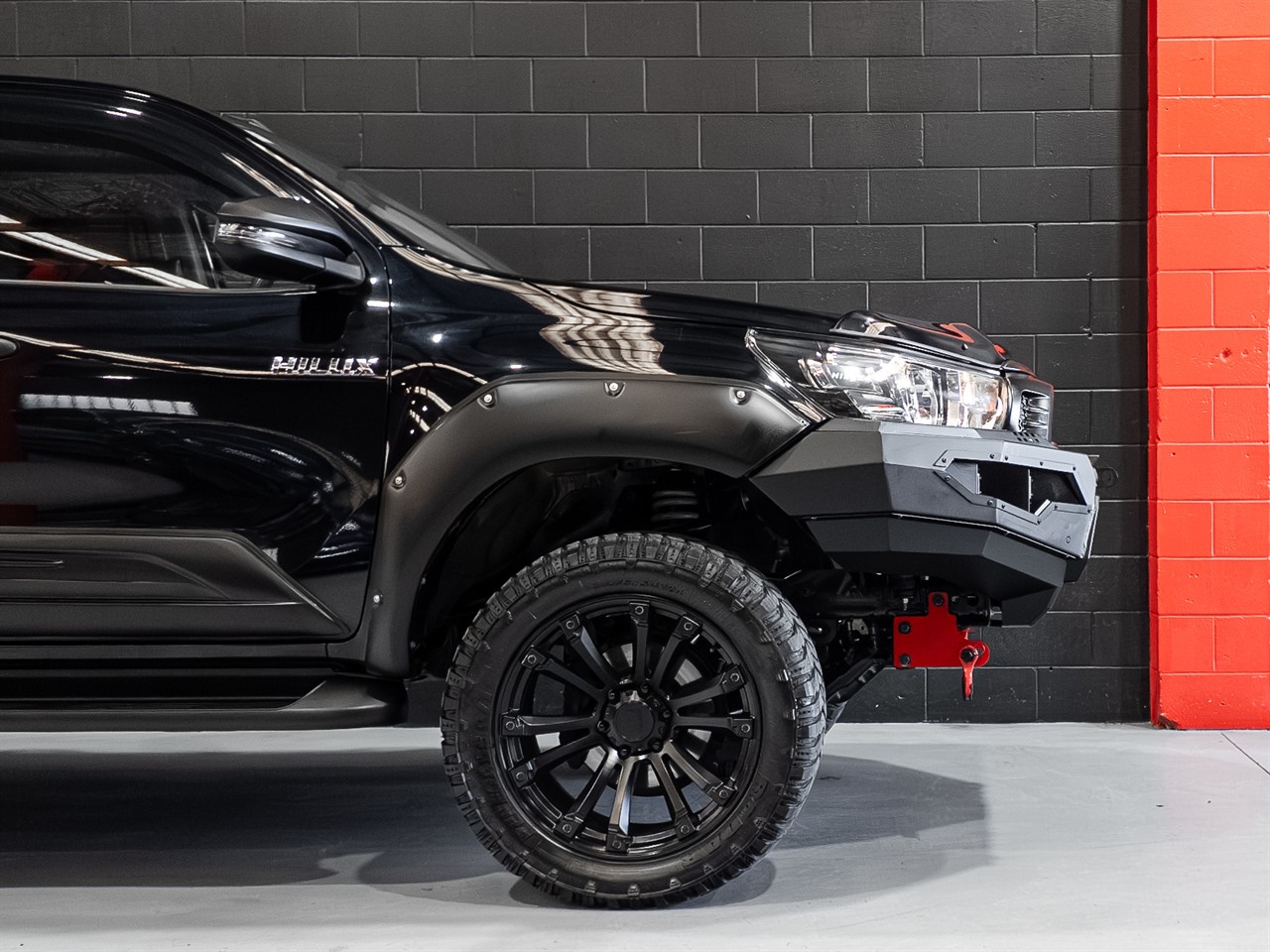 2019 TOYOTA Hilux