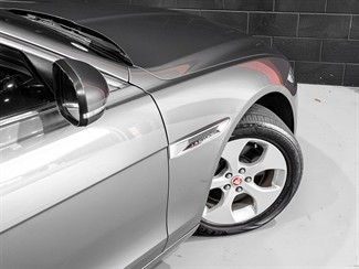 2018 Jaguar XE - Thumbnail