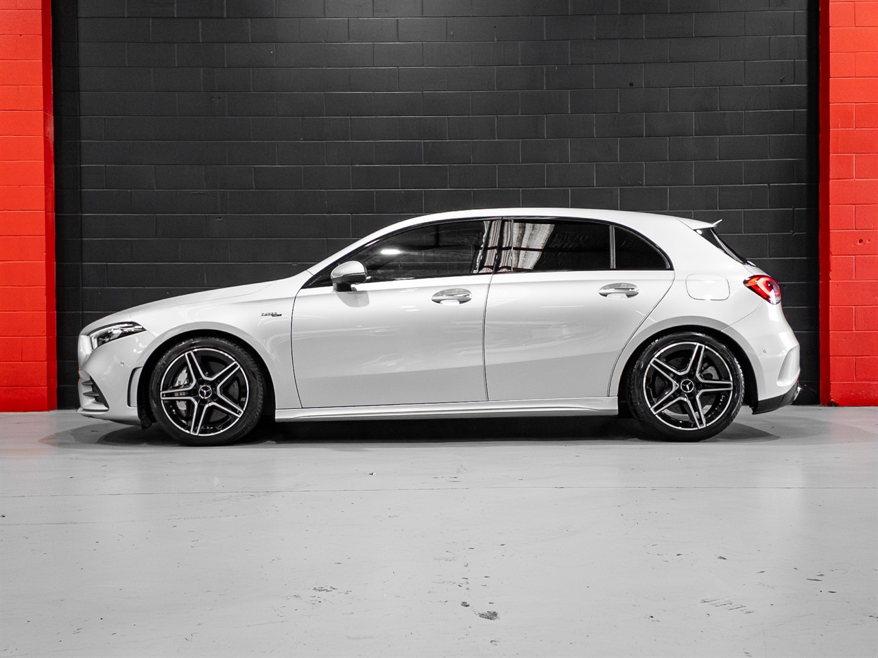 2020 Mercedes-Benz A 35