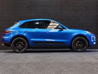 2015 Porsche Macan - Thumbnail