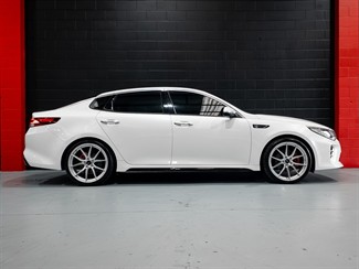 2017 Kia Optima - Thumbnail