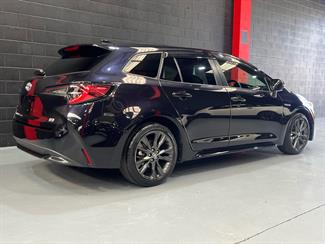 2020 TOYOTA Corolla - Thumbnail