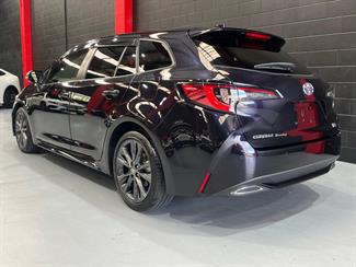 2020 TOYOTA Corolla - Thumbnail