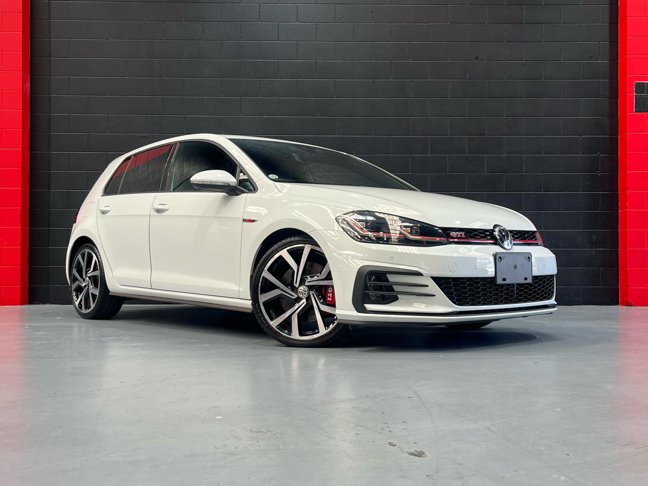 2017 Volkswagen GOLF