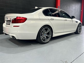 2012 BMW M5 - Thumbnail