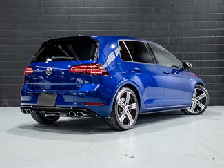 2017 Volkswagen GOLF - Thumbnail