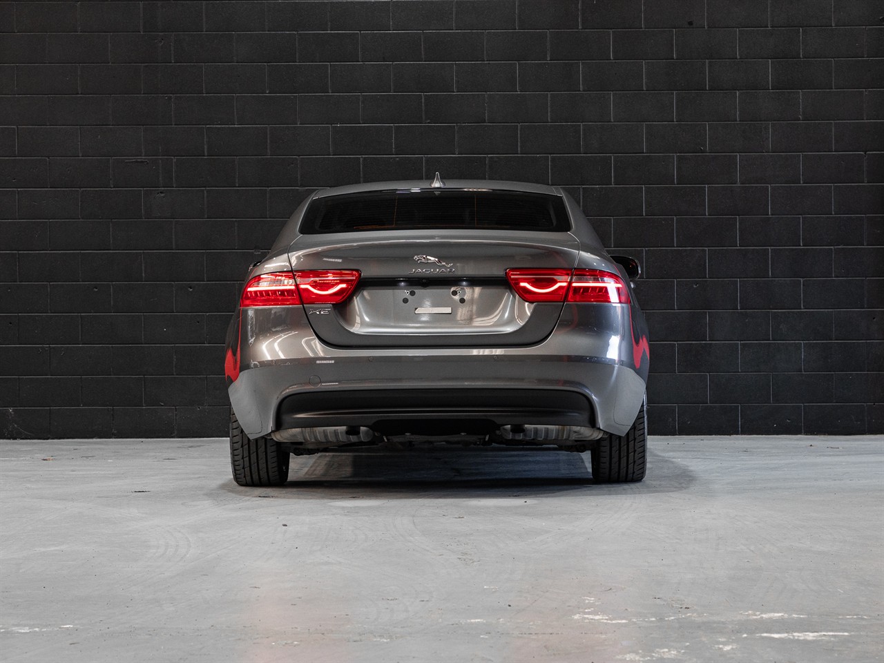 2016 Jaguar XE