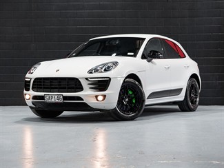 2015 Porsche Macan - Thumbnail