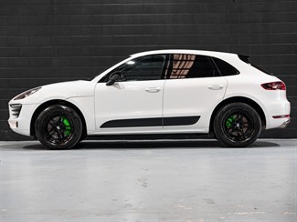 2015 Porsche Macan - Thumbnail